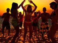 Beachclub Soomers op Zwarte Pad in Scheveningen: feestlocatie op het strand