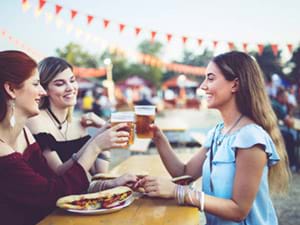Je eigen Foodtruckfestival op je bruiloft in Eindhoven Je eigen Foodtruckfestival op je bruiloft in Eindhoven