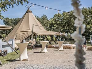Outdoor Valley Rotterdam: groepsaccommodatie in Tipi tenten met festivalgevoel in de natuur