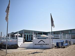 Strandpaviljoen Boomerang Beach op Zwarte Pad: trouwlocatie op 7 km van het centrum van Den Haag Strandpaviljoen Boomerang Beach op Zwarte Pad: trouwlocatie op 7 km van het centrum van Den Haag