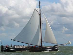 Feestlocatie op het water Zeetjalk (kleine en grote groepen)