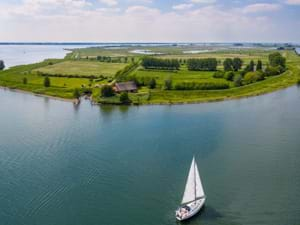 Vergaderen op je eigen eiland op 57 km van het centrum van Breda